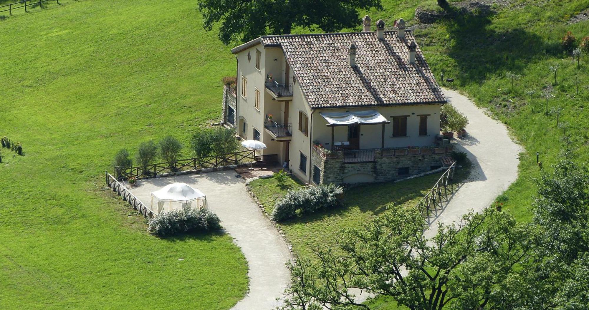 Cerqua Rosara Residence Valtopina Exterior photo