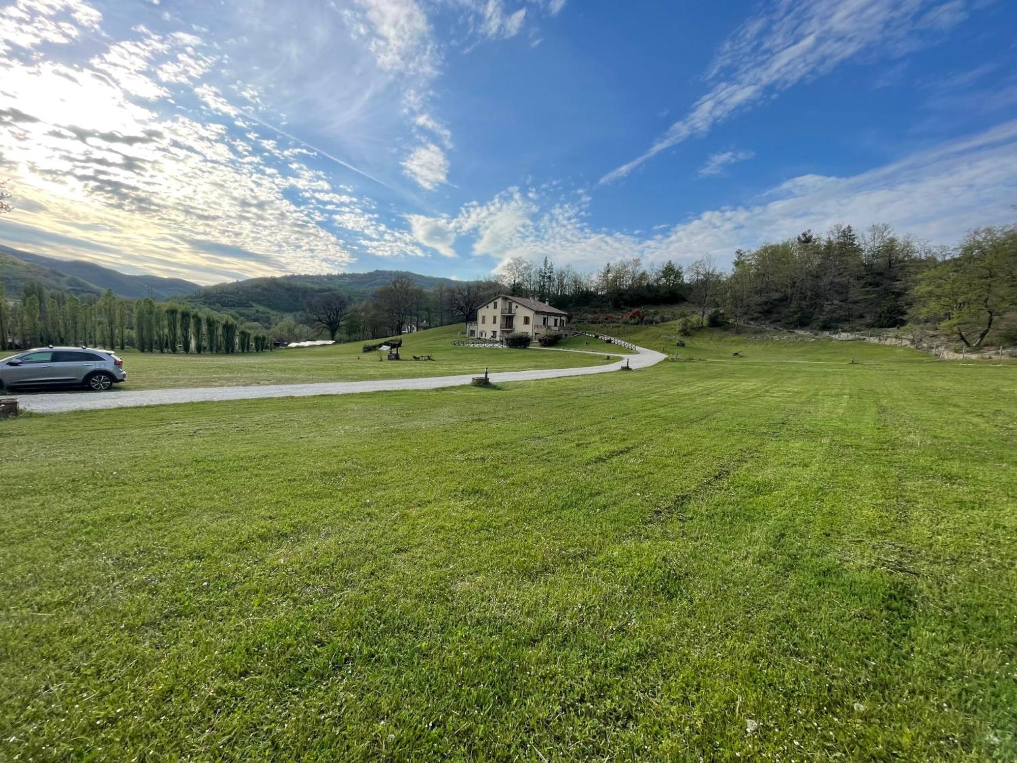 Cerqua Rosara Residence Valtopina Exterior photo