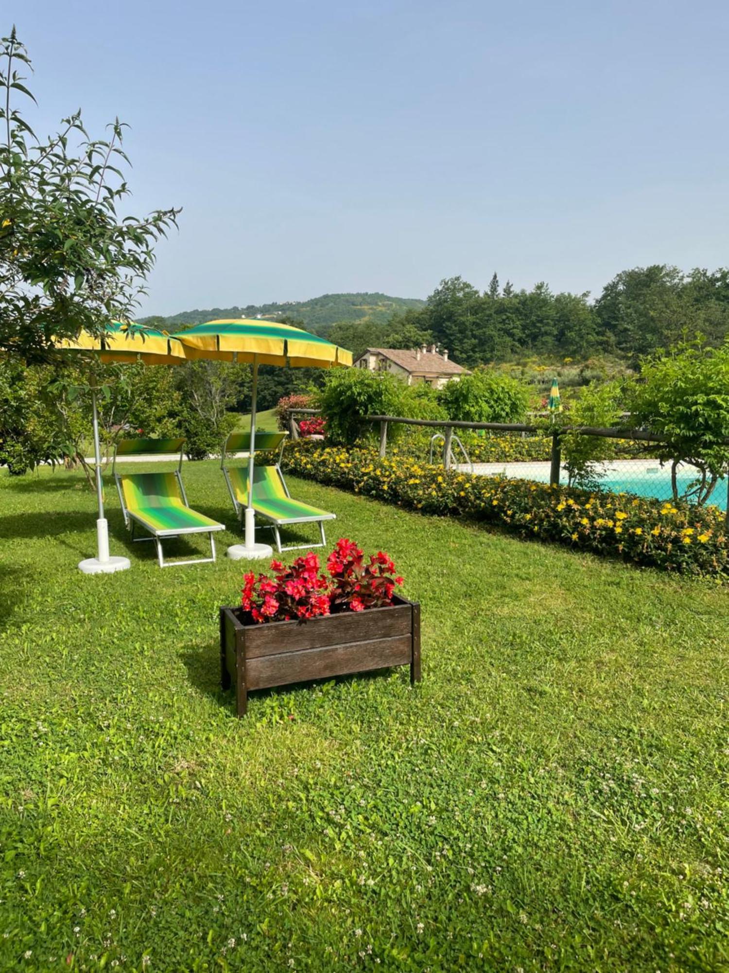 Cerqua Rosara Residence Valtopina Exterior photo