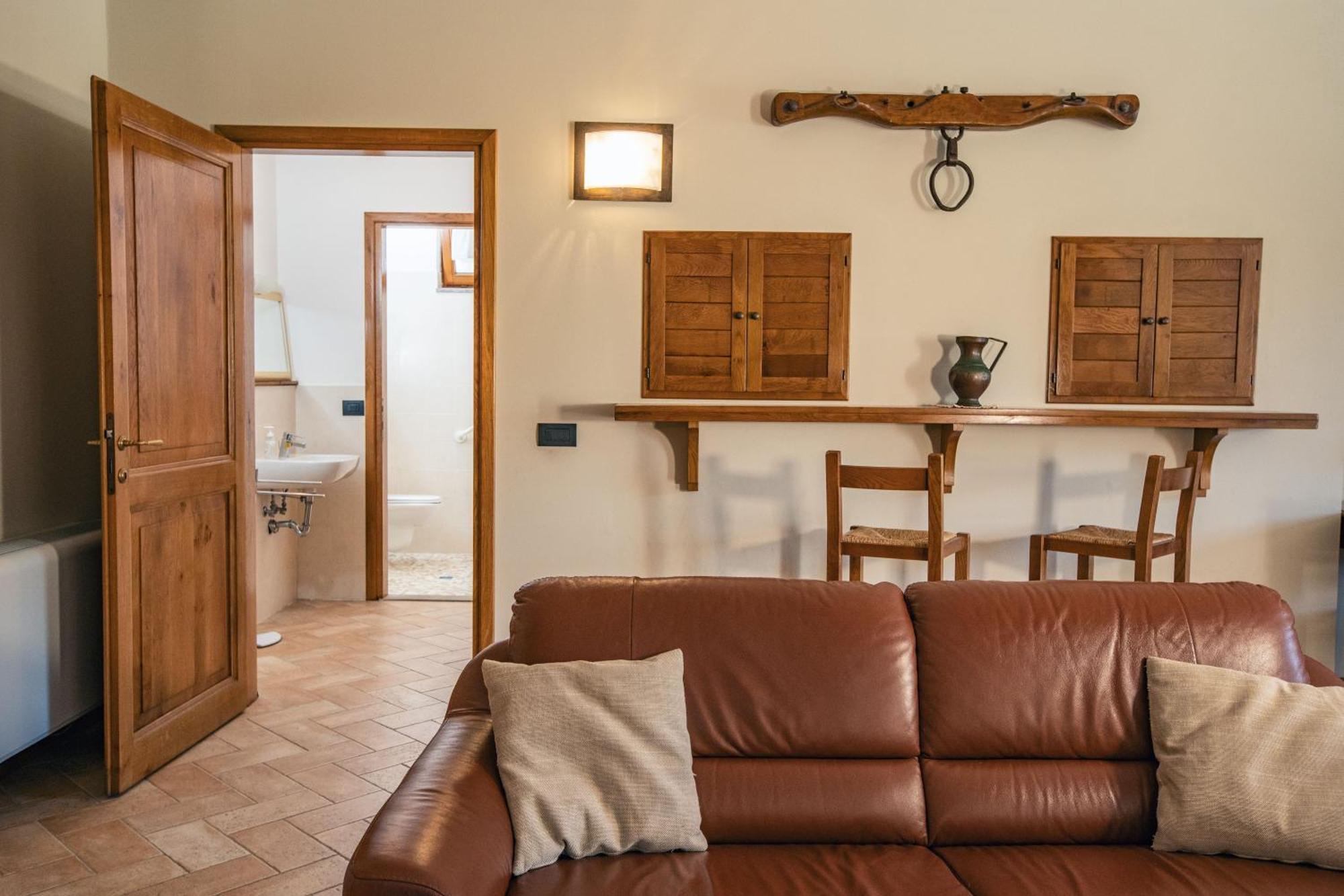 Cerqua Rosara Residence Valtopina Room photo